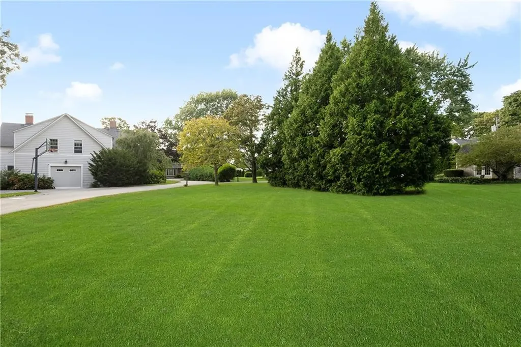 24 Rumstick Drive Barrington RI 02806