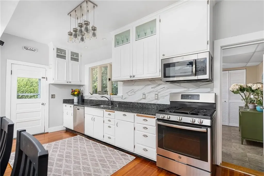24 Rumstick Drive Barrington RI 02806