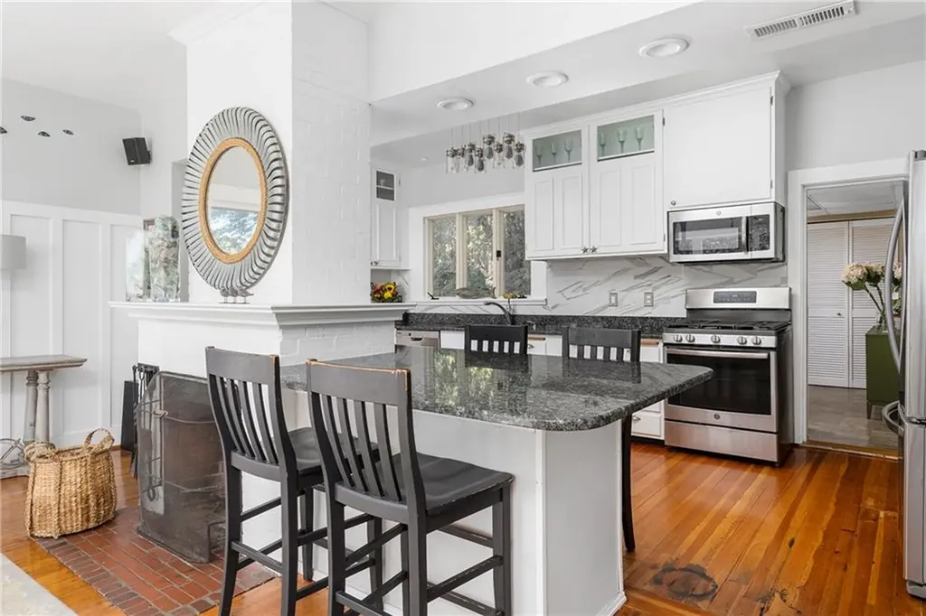 24 Rumstick Drive Barrington RI 02806