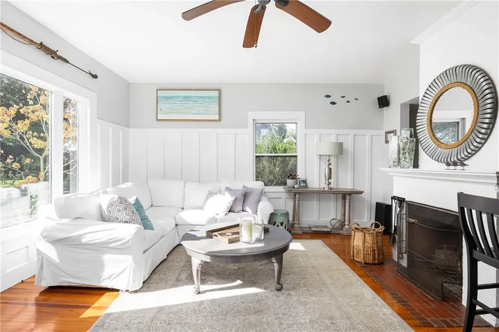 24 Rumstick Drive Barrington RI 02806