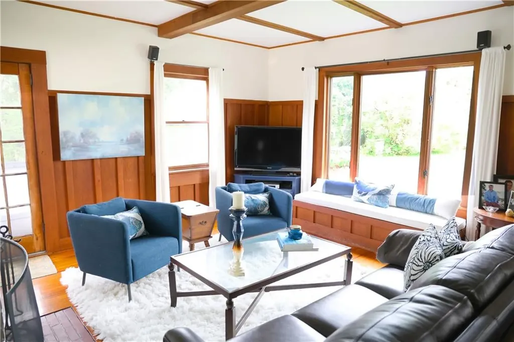 24 Rumstick Drive Barrington RI 02806