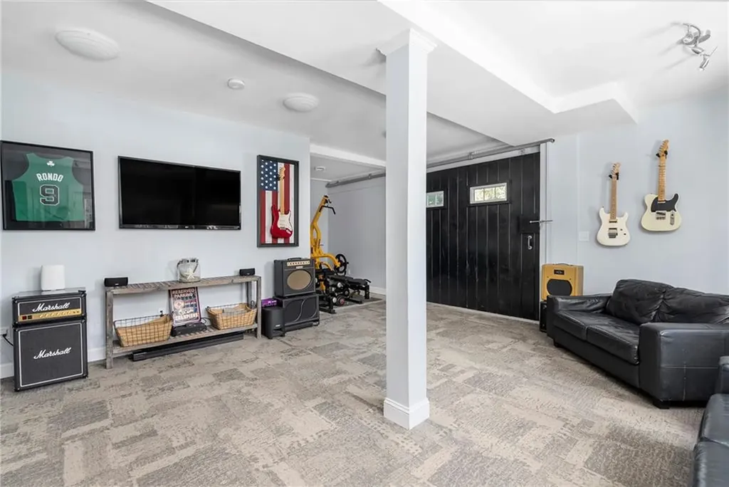24 Rumstick Drive Barrington RI 02806