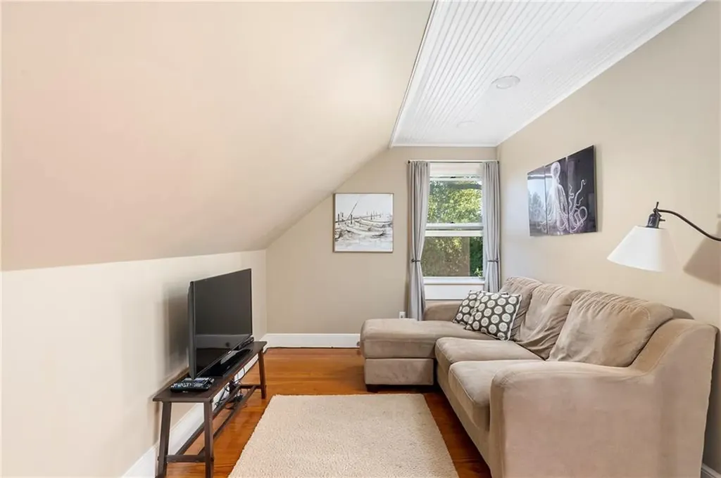 24 Rumstick Drive Barrington RI 02806