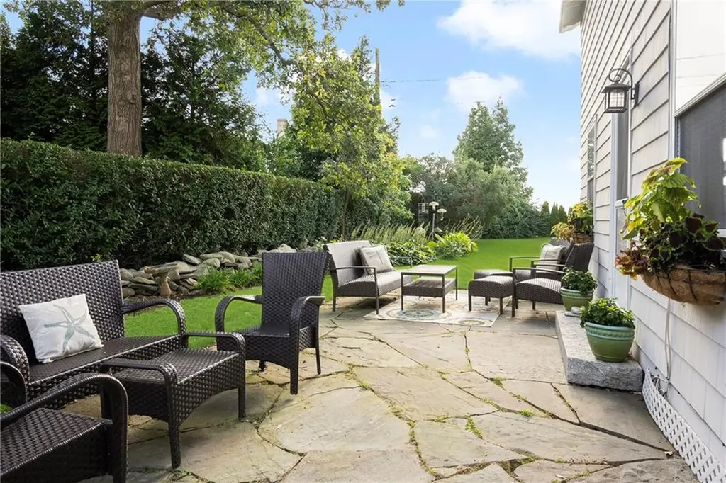 24 Rumstick Drive Barrington RI 02806