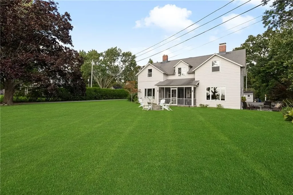 24 Rumstick Drive Barrington RI 02806