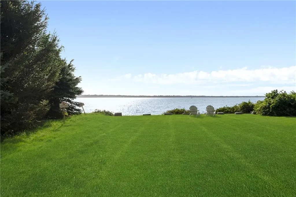 24 Rumstick Drive Barrington RI 02806