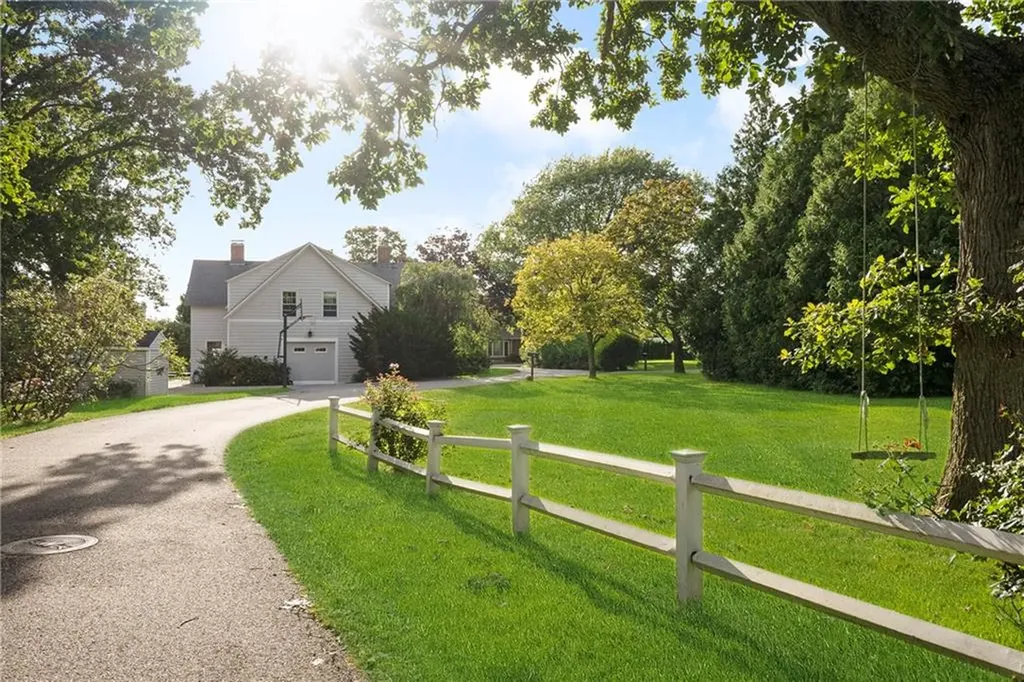 24 Rumstick Drive Barrington RI 02806