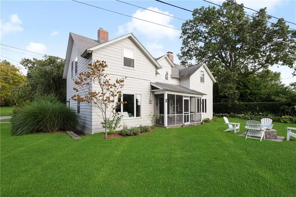 24 Rumstick Drive Barrington RI 02806