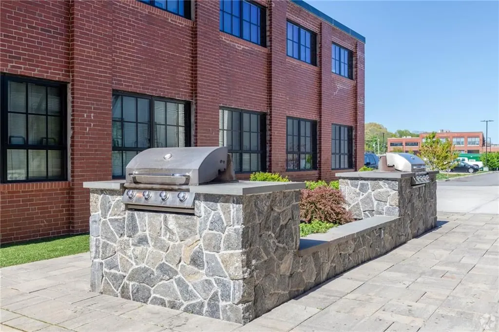 12 Eagle Street Providence RI 02908