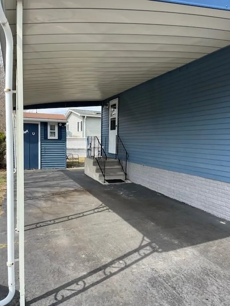 44 Castle Road Attleboro MA 02703