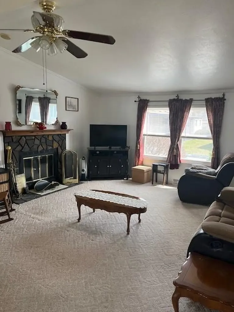 44 Castle Road Attleboro MA 02703