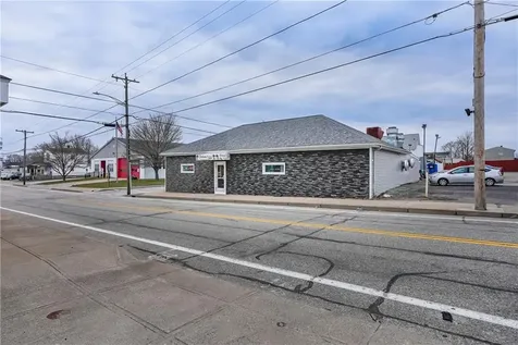 77 Main Road Tiverton RI 02878