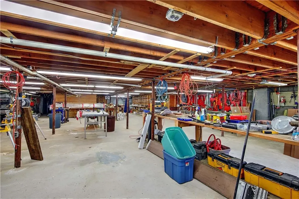 628 Metacom Avenue Warren RI 02885