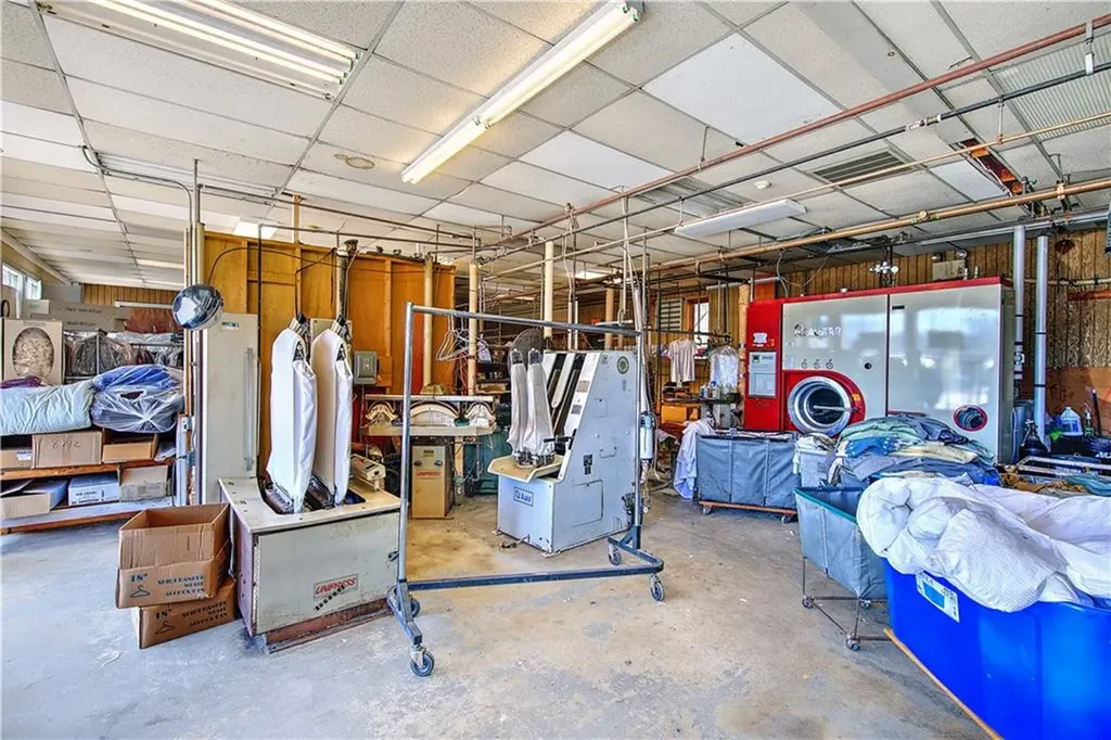 628 Metacom Avenue Warren RI 02885