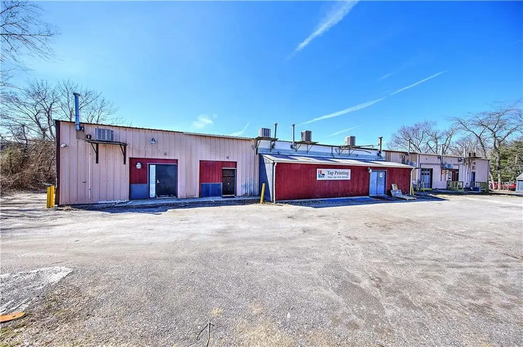 628 Metacom Avenue Warren RI 02885