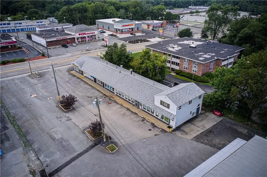 628 Metacom Avenue Warren RI 02885
