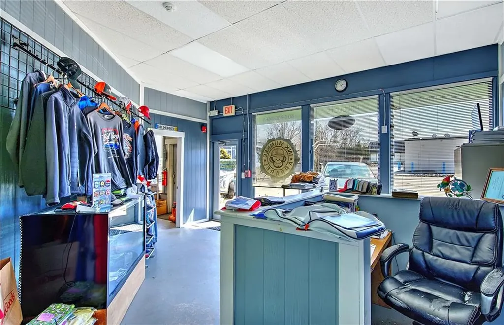 628 Metacom Avenue Warren RI 02885