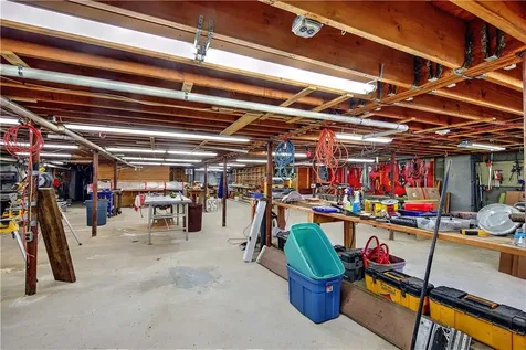 628 Metacom Avenue Warren RI 02885