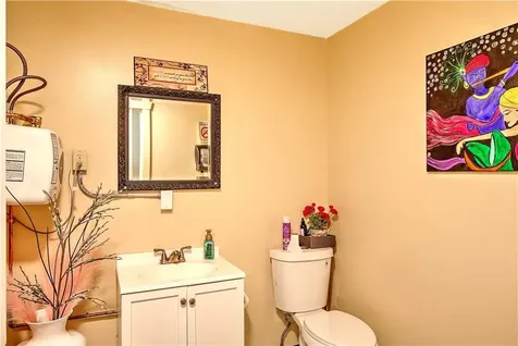 628 Metacom Avenue Warren RI 02885