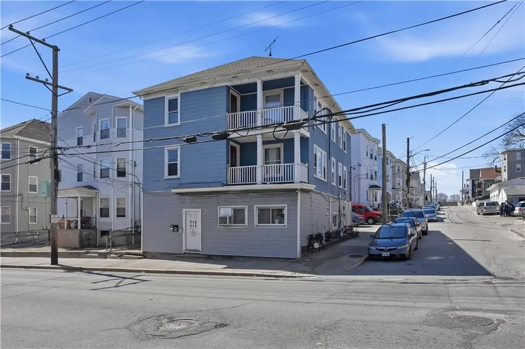 872 876 Lonsdale Avenue Central Falls RI 02863