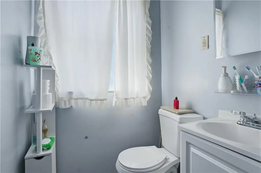 872 876 Lonsdale Avenue Central Falls RI 02863