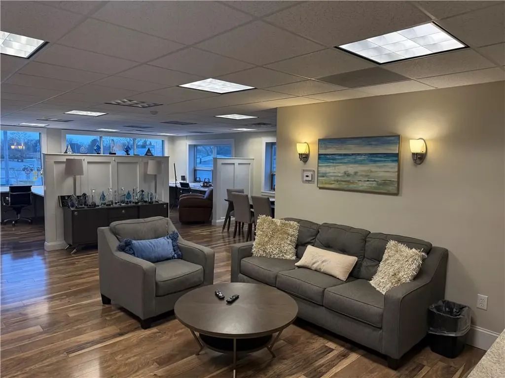 655 Main Street East Greenwich RI 02818
