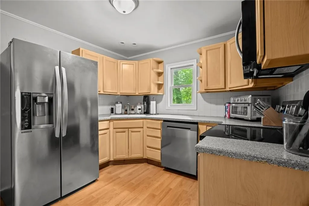303 New Meadow Road Barrington RI 02806