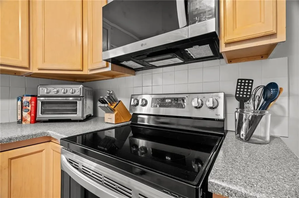 303 New Meadow Road Barrington RI 02806