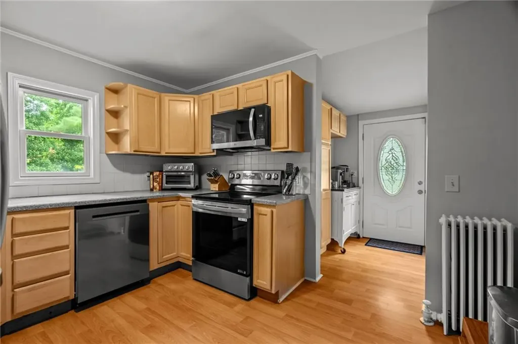 303 New Meadow Road Barrington RI 02806