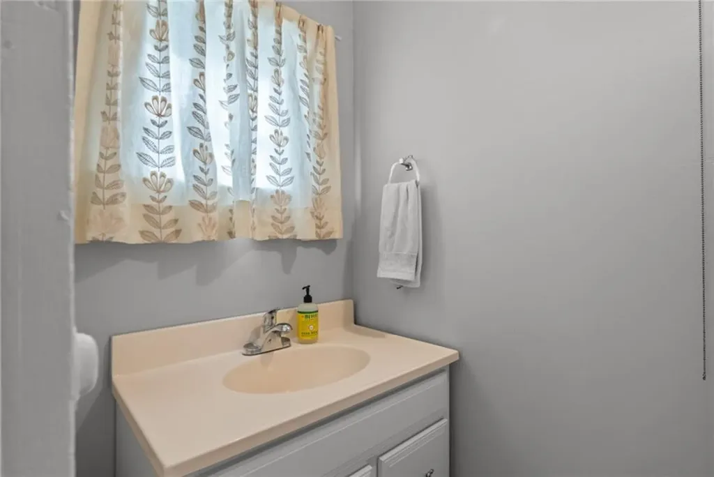 303 New Meadow Road Barrington RI 02806