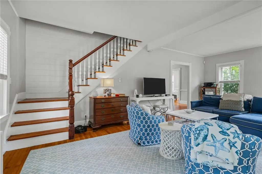 303 New Meadow Road Barrington RI 02806