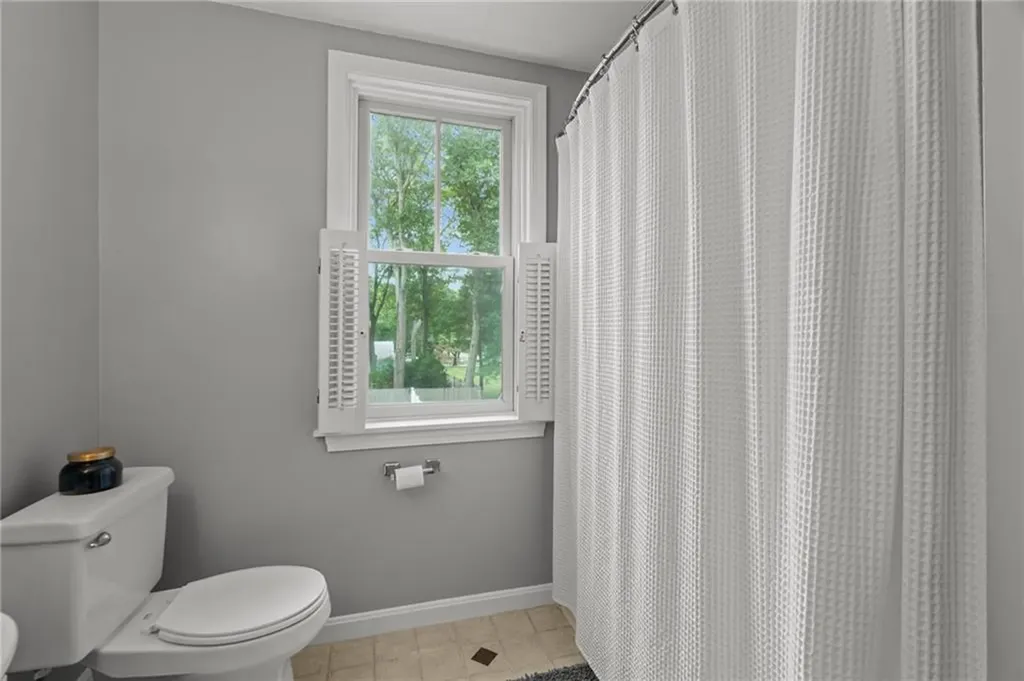 303 New Meadow Road Barrington RI 02806