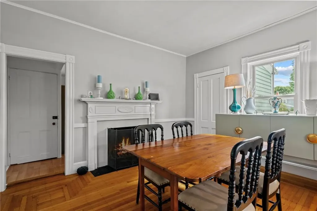 303 New Meadow Road Barrington RI 02806