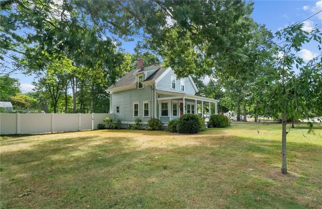 303 New Meadow Road Barrington RI 02806