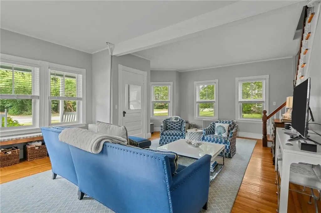 303 New Meadow Road Barrington RI 02806