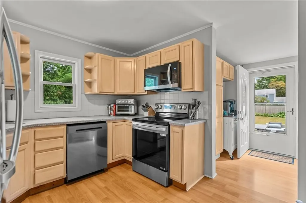 303 New Meadow Road Barrington RI 02806