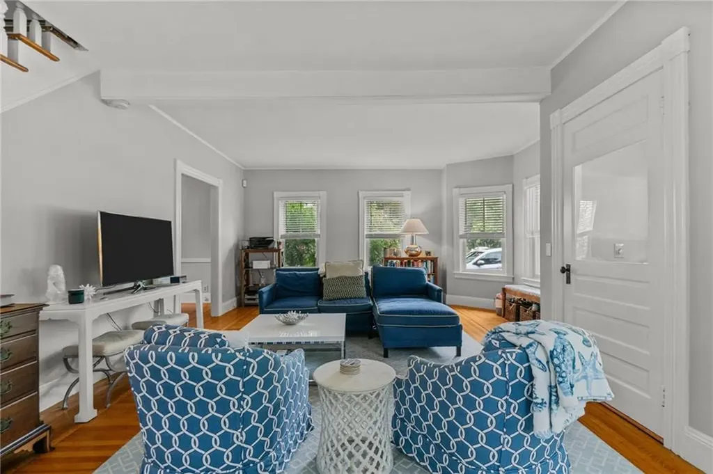 303 New Meadow Road Barrington RI 02806
