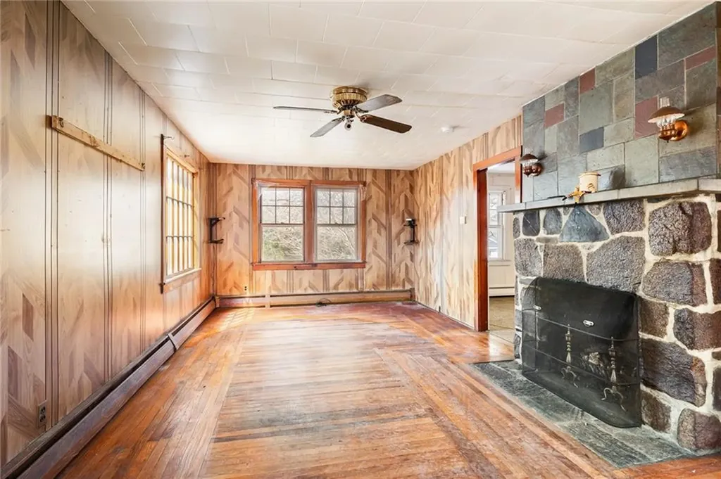 20 Maple Avenue Little Compton RI 02837
