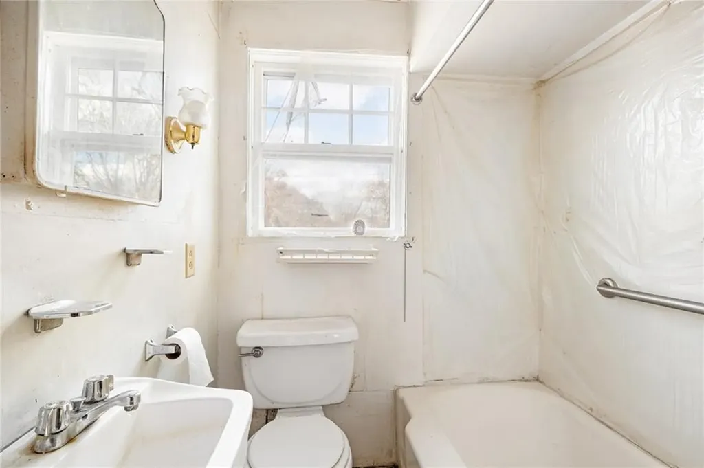 20 Maple Avenue Little Compton RI 02837