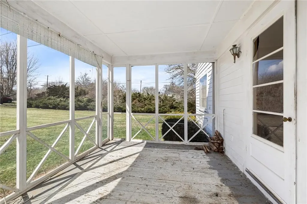 20 Maple Avenue Little Compton RI 02837