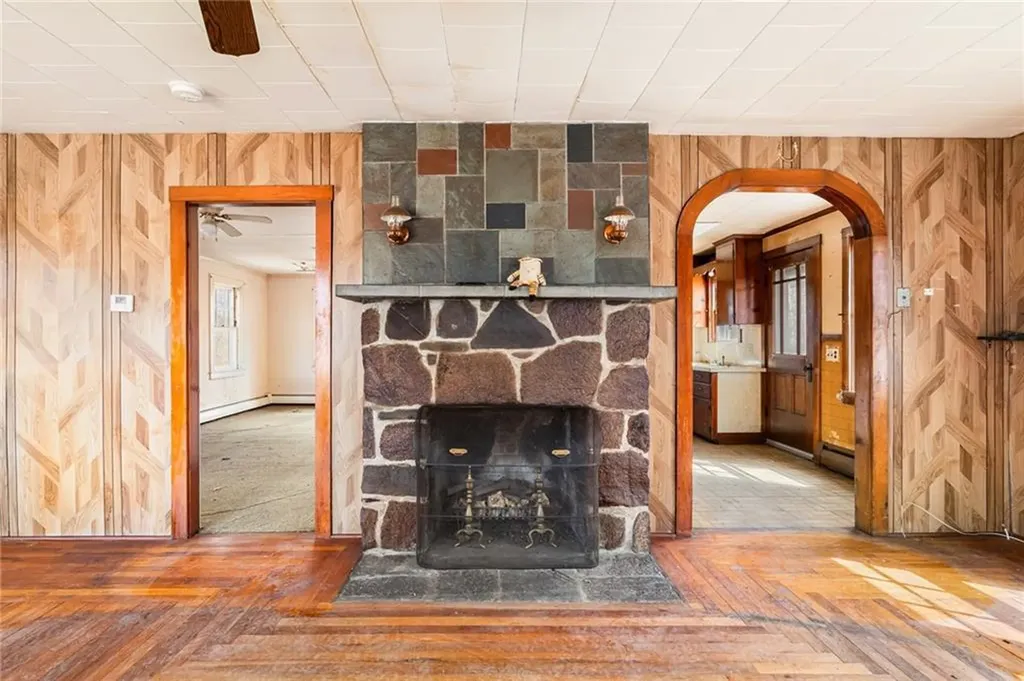 20 Maple Avenue Little Compton RI 02837