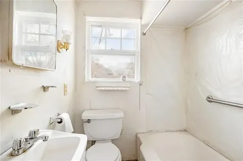 20 Maple Avenue Little Compton RI 02837