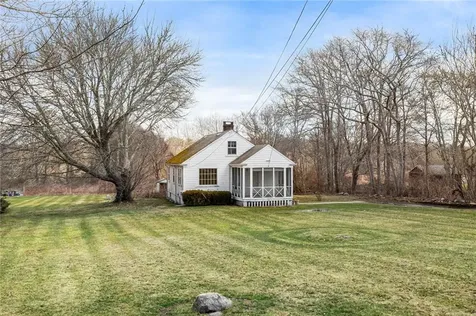 20 Maple Avenue Little Compton RI 02837