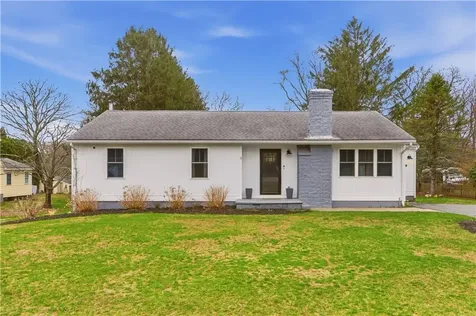 739 East Road Tiverton RI 02878