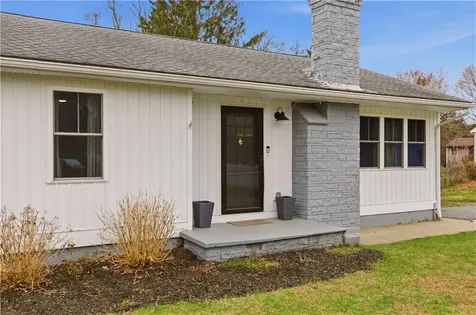 739 East Road Tiverton RI 02878