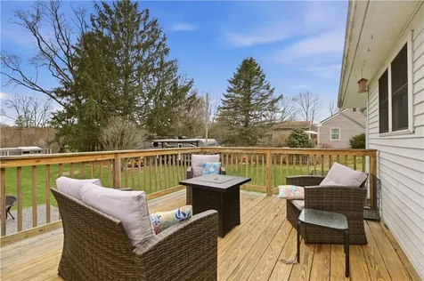 739 East Road Tiverton RI 02878