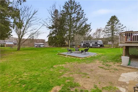 739 East Road Tiverton RI 02878