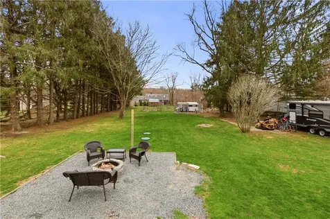 739 East Road Tiverton RI 02878