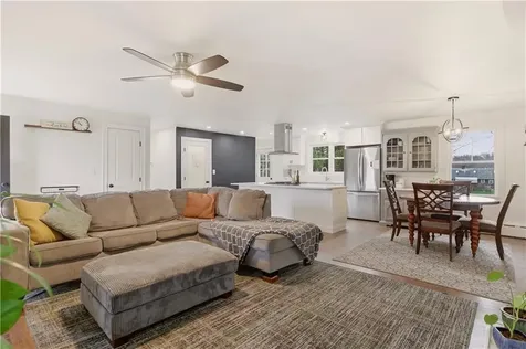 739 East Road Tiverton RI 02878