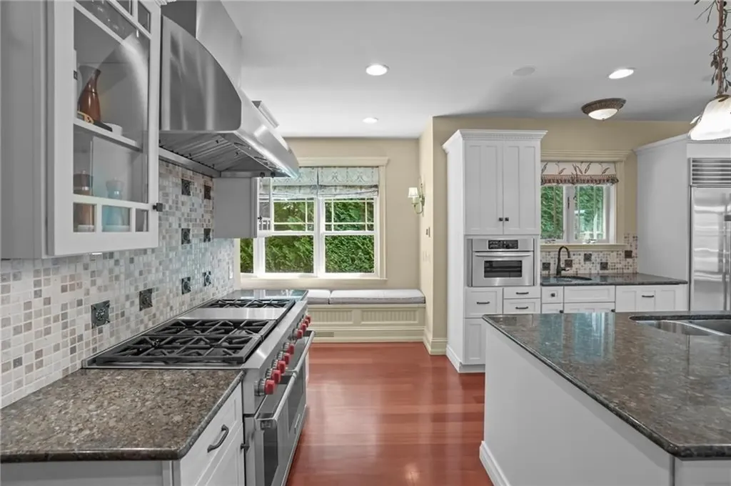 74 Bayberry Road Narragansett RI 02882